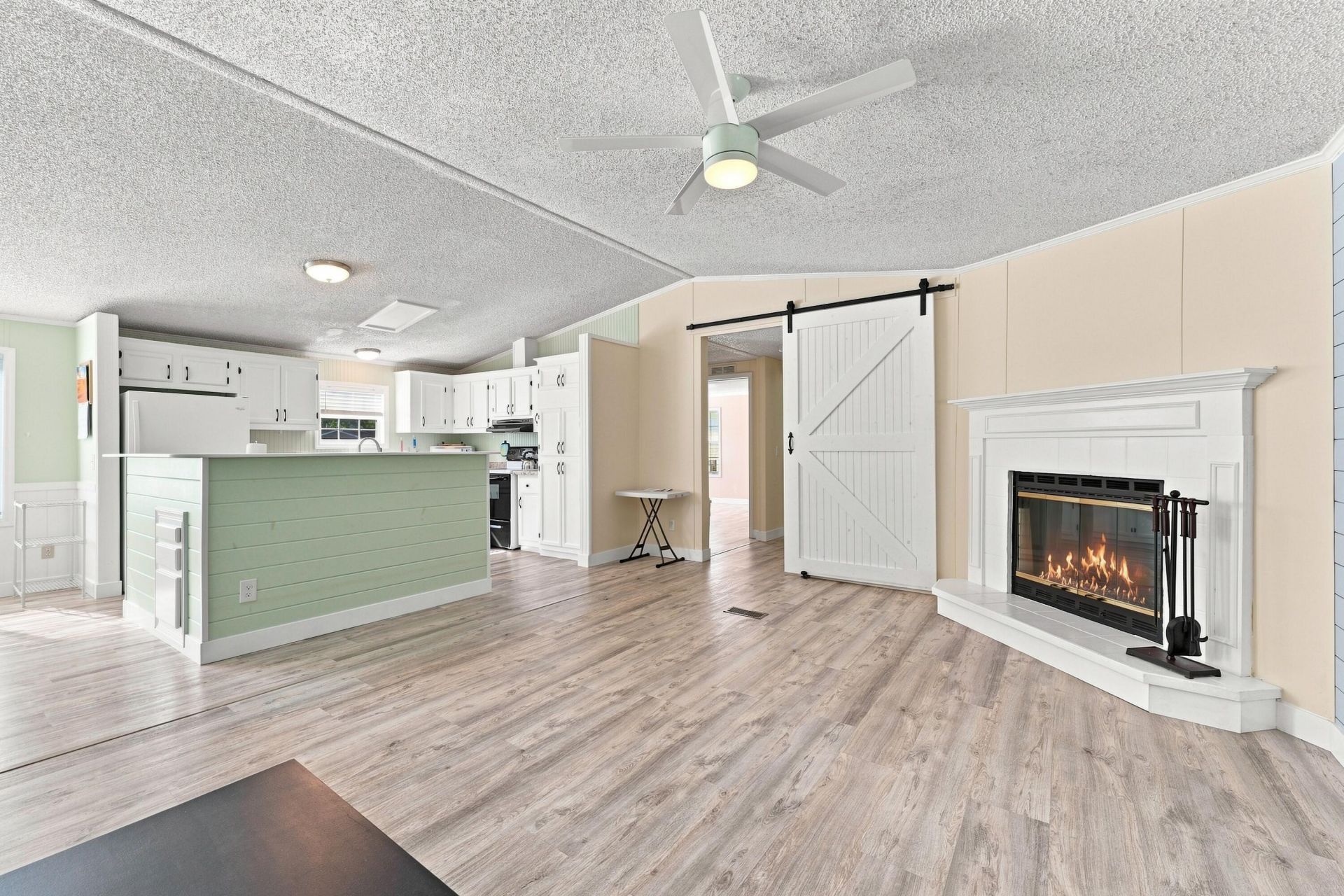 102 Dean Drive Photo 14