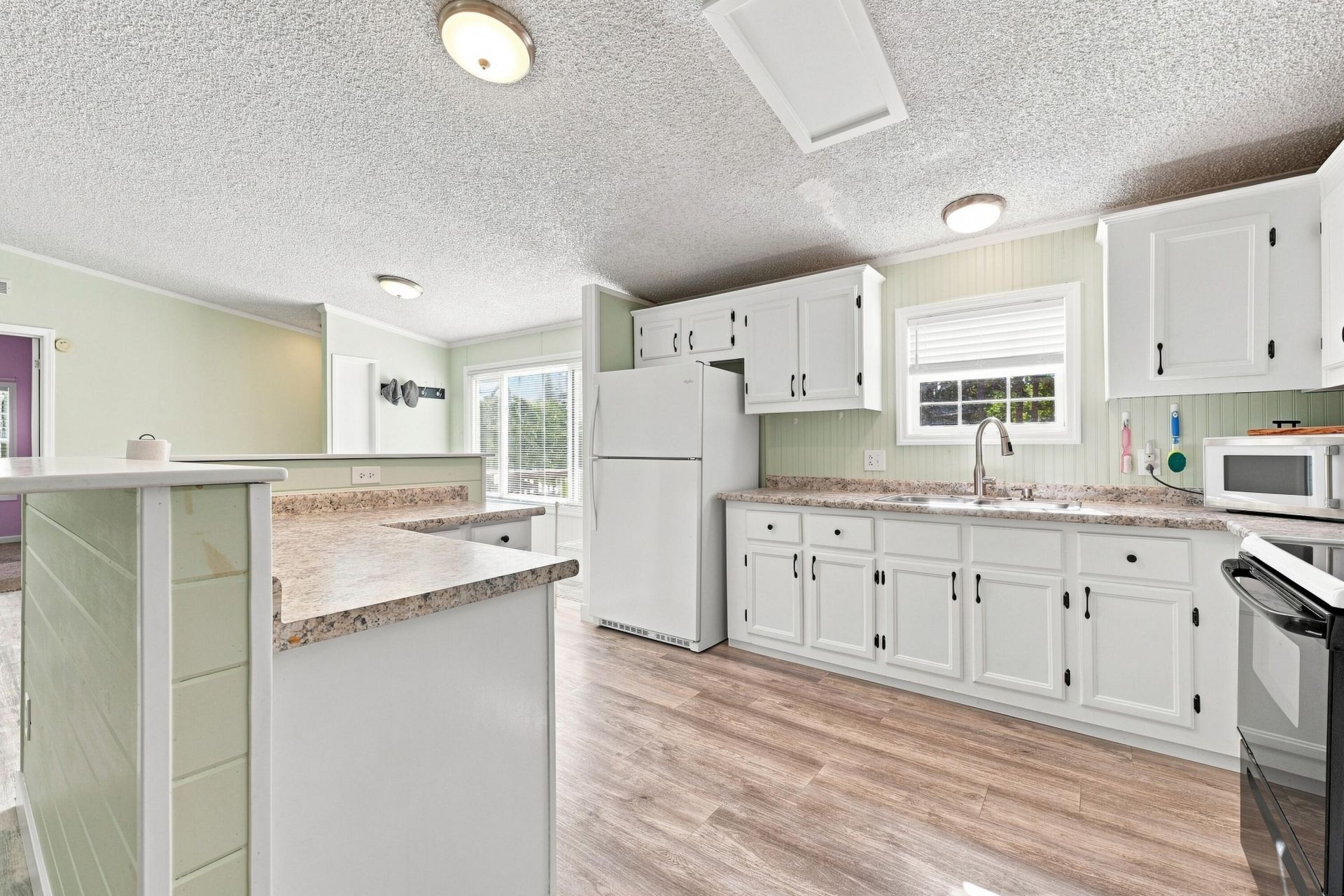 102 Dean Drive Photo 16