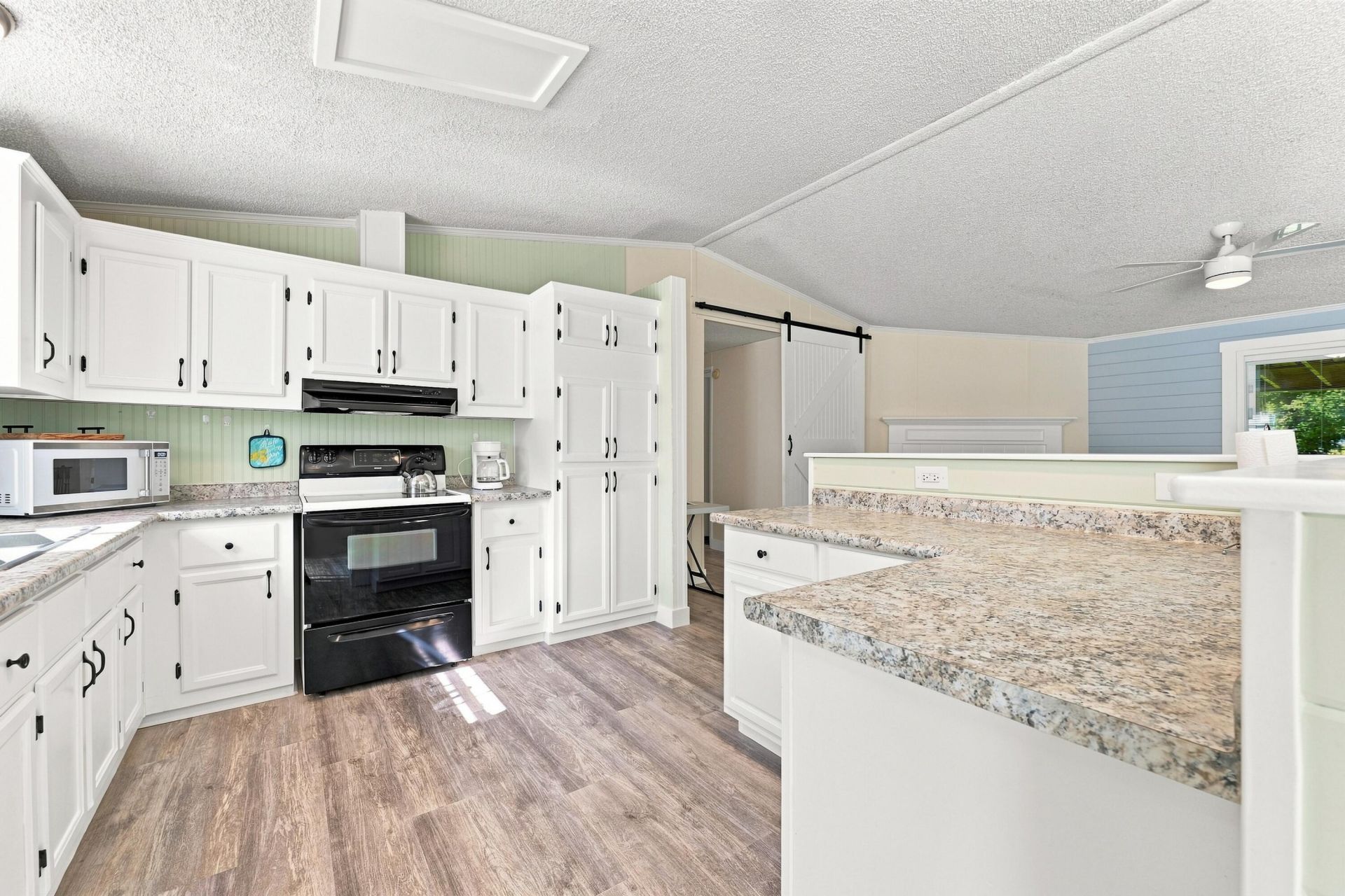 102 Dean Drive Photo 17
