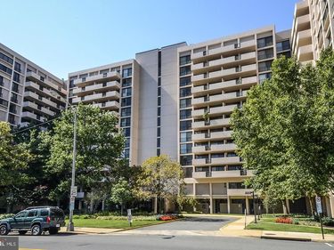 4141 N HENDERSON ROAD N, Unit 105, ARLINGTON, VA 22203