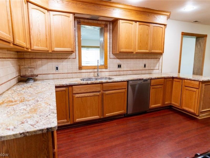 6348 Highland Road, Highland Heights, OH 44143 Photo 4