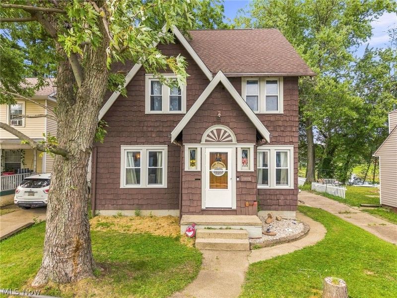 2409 Lake Road Boulevard NW, Canton, OH 44705 Photo 1