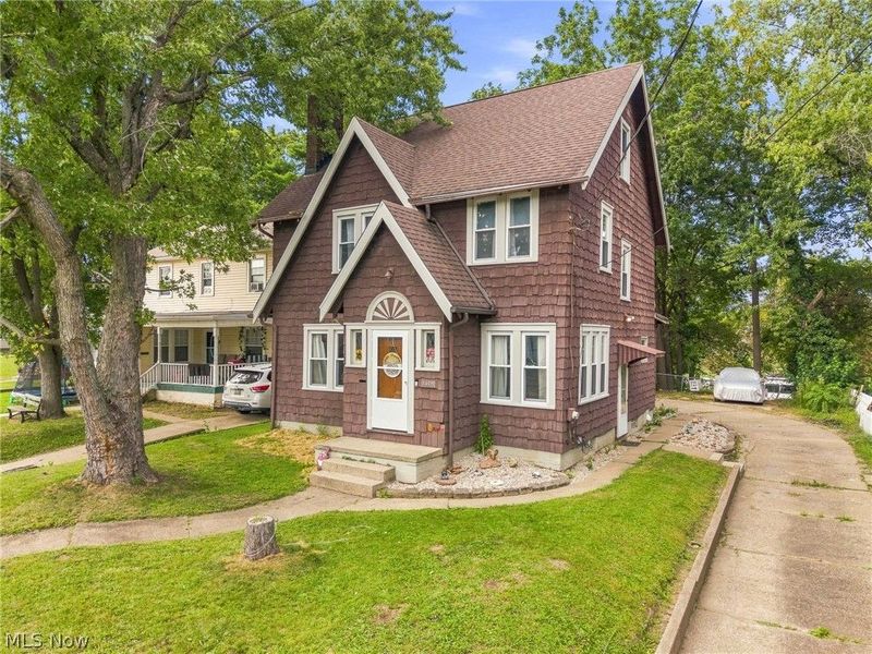 2409 Lake Road Boulevard NW, Canton, OH 44705 Photo 2