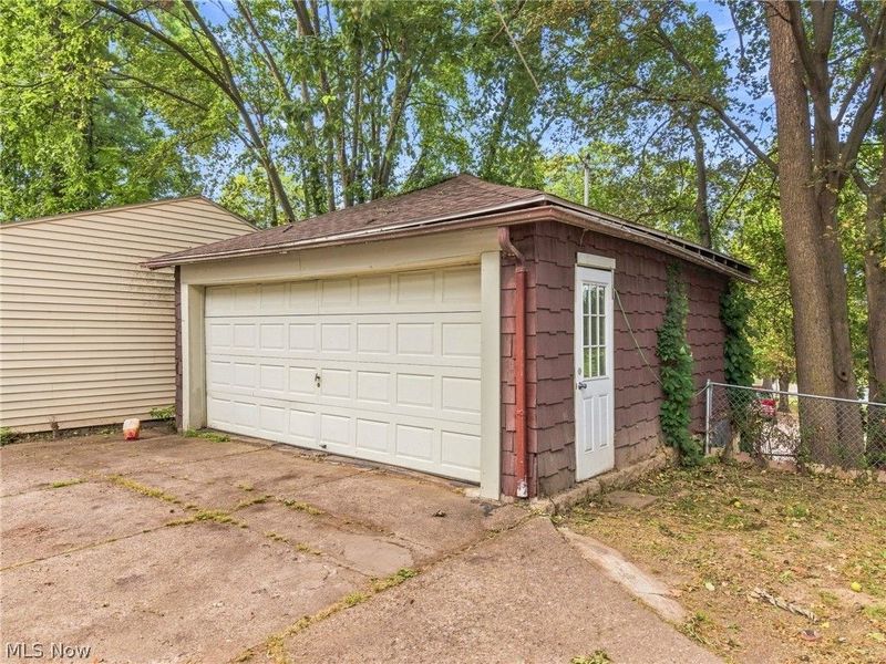 2409 Lake Road Boulevard NW, Canton, OH 44705 Photo 23