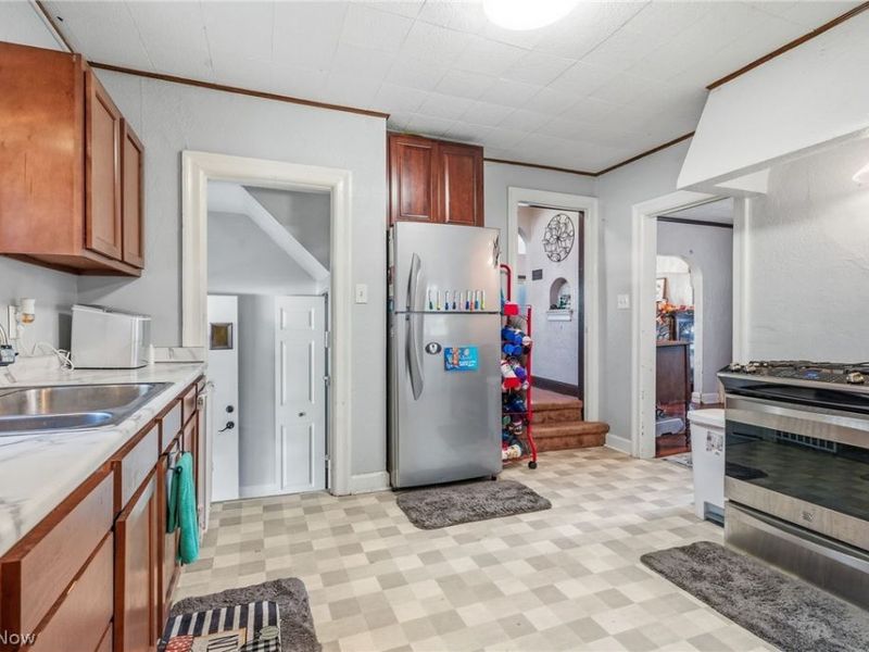 2409 Lake Road Boulevard NW, Canton, OH 44705 Photo 9