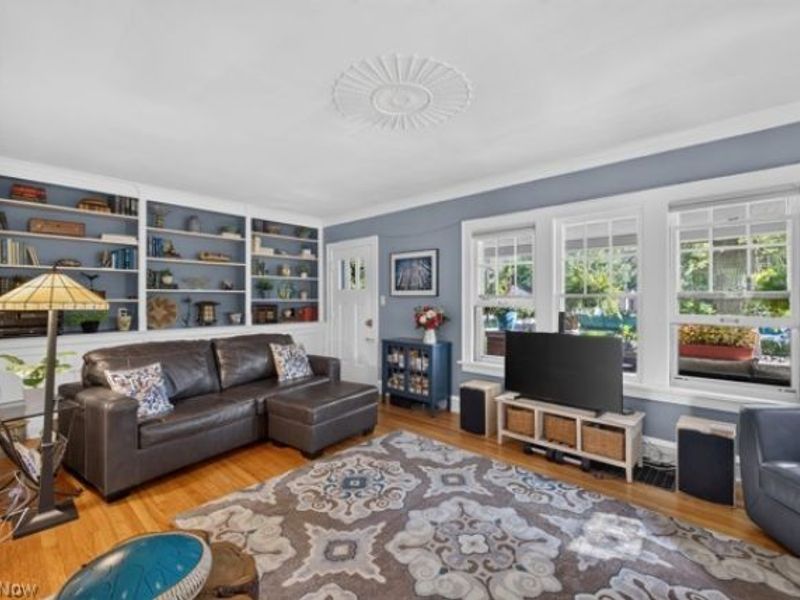 3389 E Monmouth Road, Cleveland, OH 44118 Photo 10