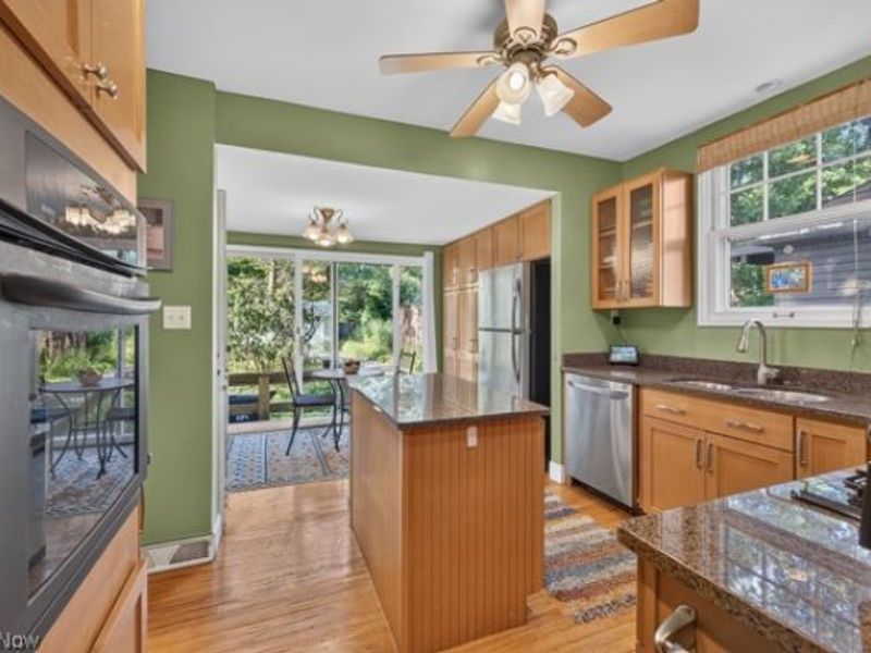 3389 E Monmouth Road, Cleveland, OH 44118 Photo 18
