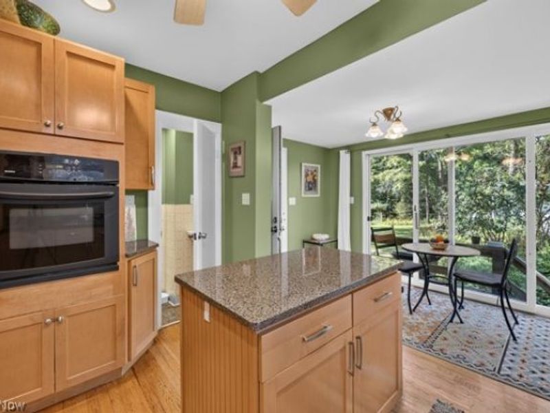 3389 E Monmouth Road, Cleveland, OH 44118 Photo 19