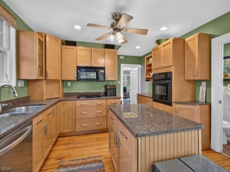 3389 E Monmouth Road, Cleveland, OH 44118 Photo 20