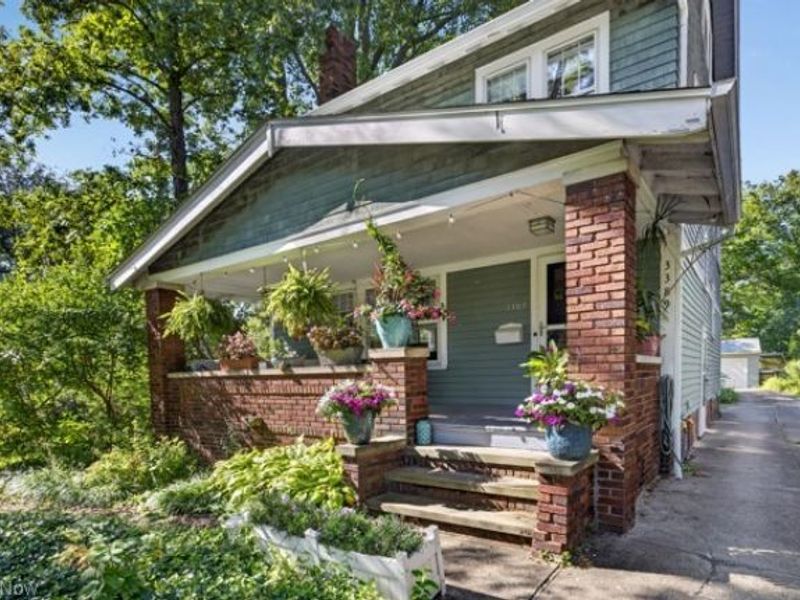3389 E Monmouth Road, Cleveland, OH 44118 Photo 3