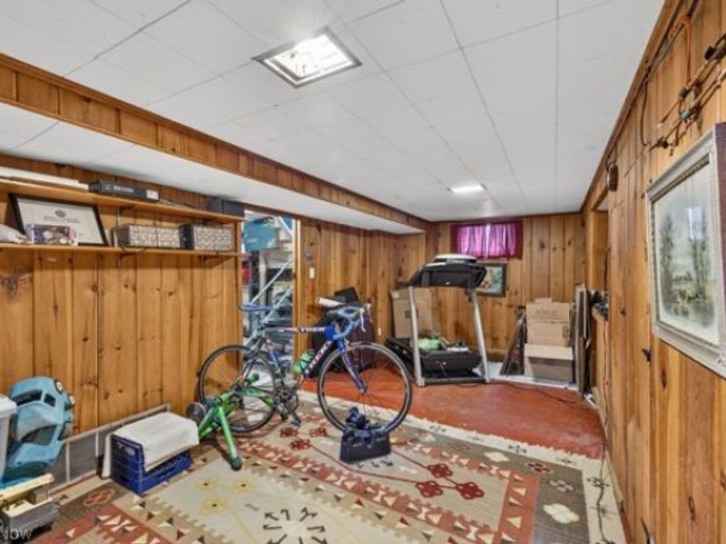 3389 E Monmouth Road, Cleveland, OH 44118 Photo 39