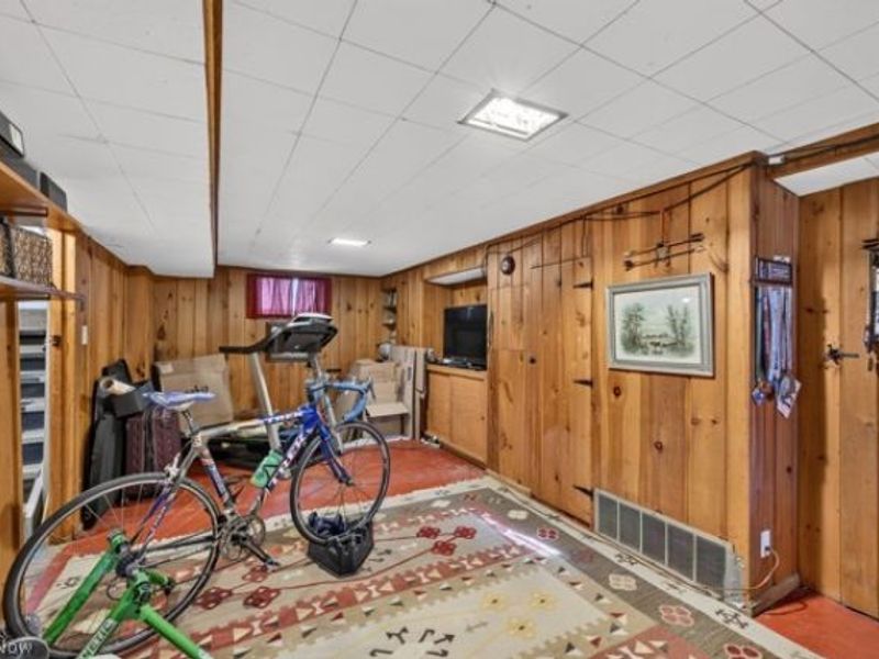 3389 E Monmouth Road, Cleveland, OH 44118 Photo 40