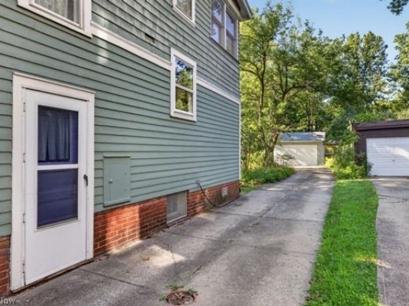 3389 E Monmouth Road, Cleveland, OH 44118 Photo 42