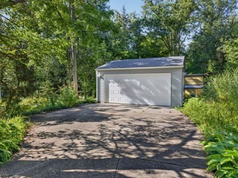 3389 E Monmouth Road, Cleveland, OH 44118 Photo 44