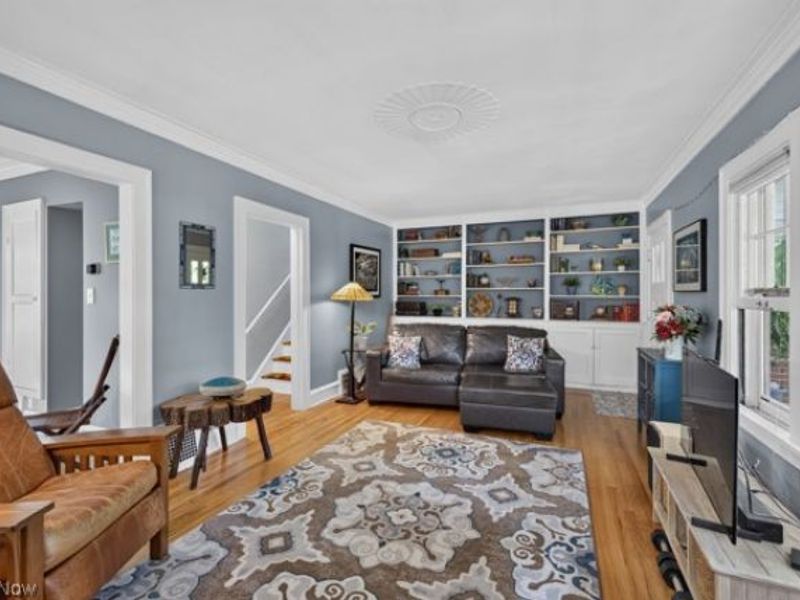 3389 E Monmouth Road, Cleveland, OH 44118 Photo 9