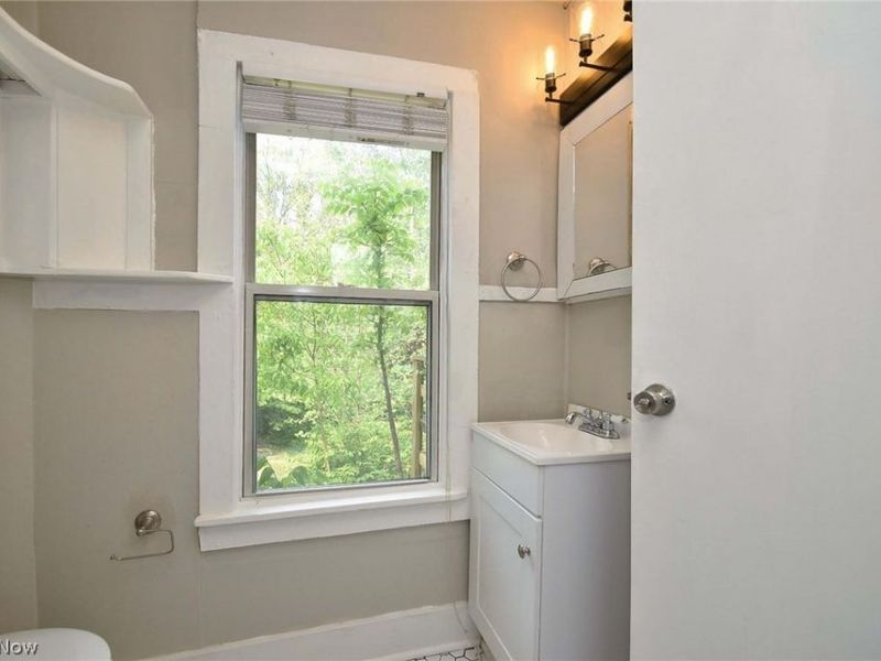 232 Chagrin Boulevard, Unit Front, Chagrin Falls, OH 44022 Photo 10