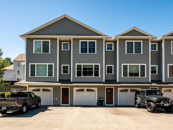 27 Fownes Mill Court, Unit 17, Rochester, NH 03867