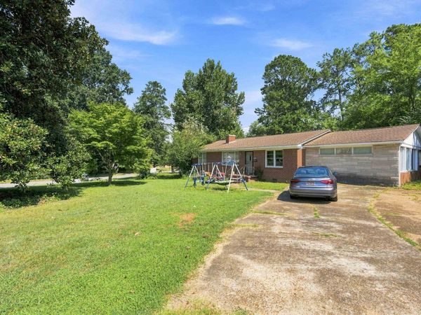 2174 Norwood Blvd, Florence, AL 35630