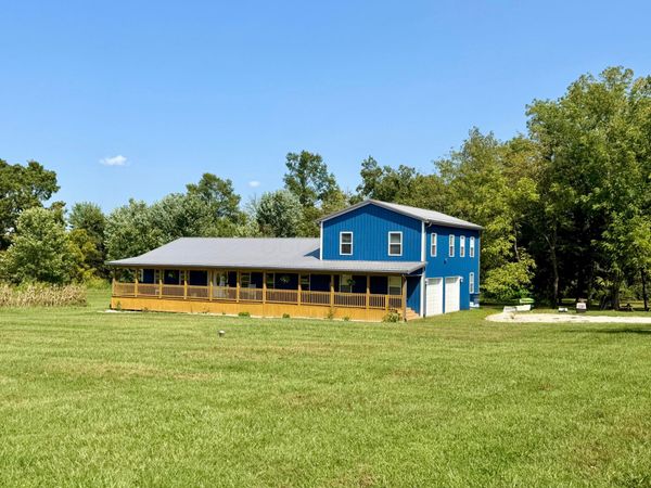 8320 Cattail Road NE, Pleasantville, OH 43148