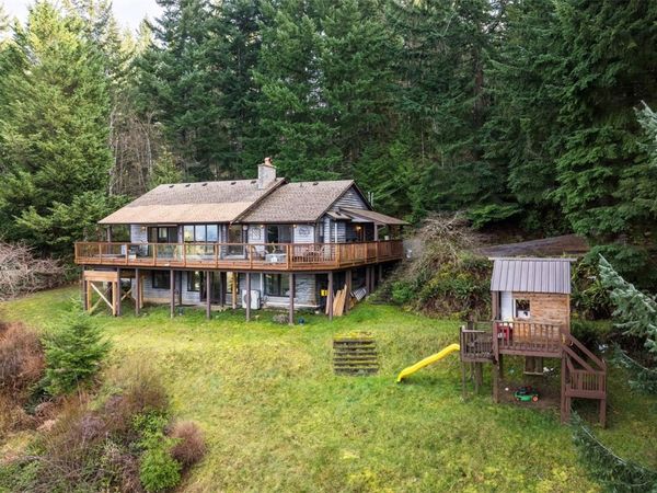 1691 Strathcona Heights Rd, Shawnigan Lake, BC V8H 2A9