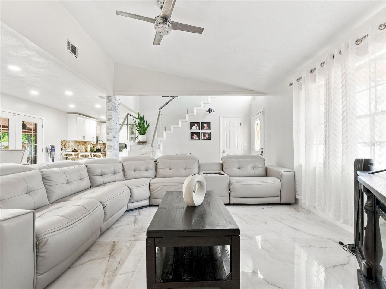 9613 Six Mile Creek Road, Tampa, FL 33610 Photo