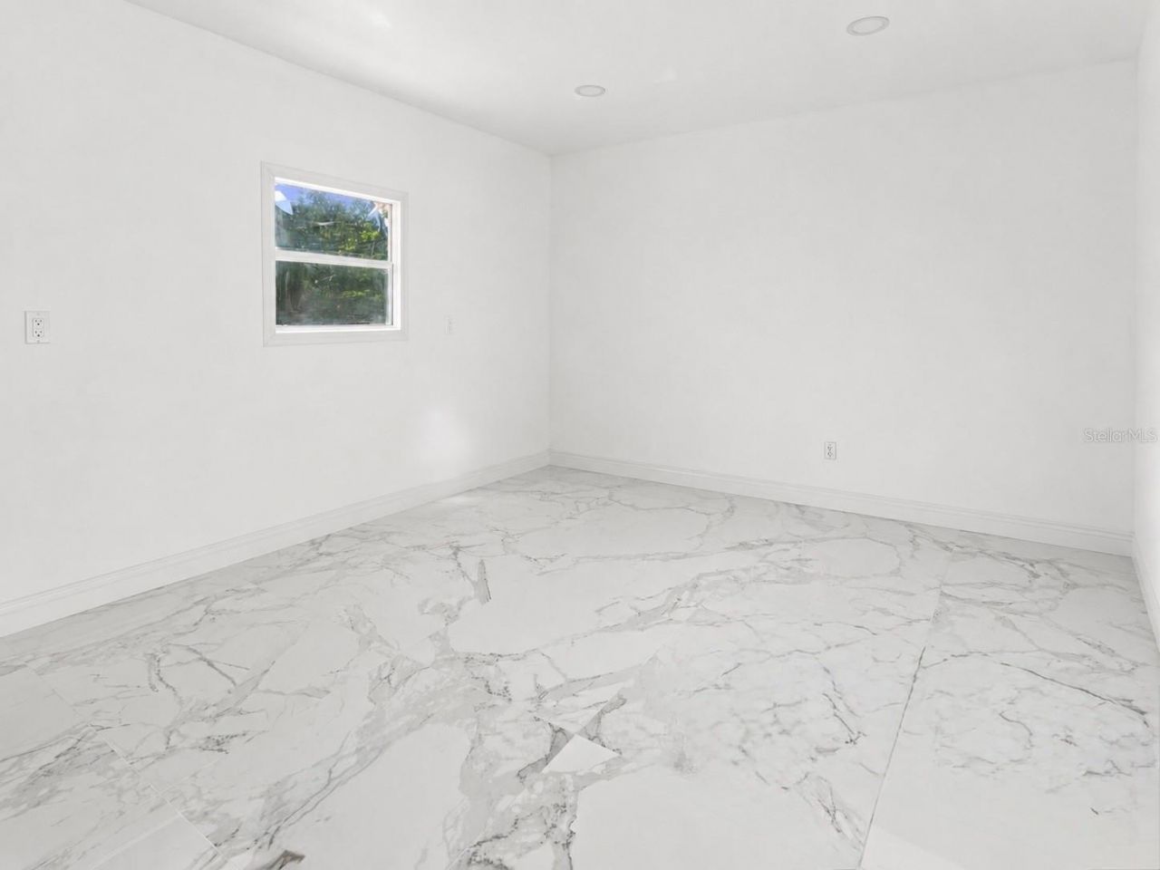9613 Six Mile Creek Road, Tampa, FL 33610 Photo