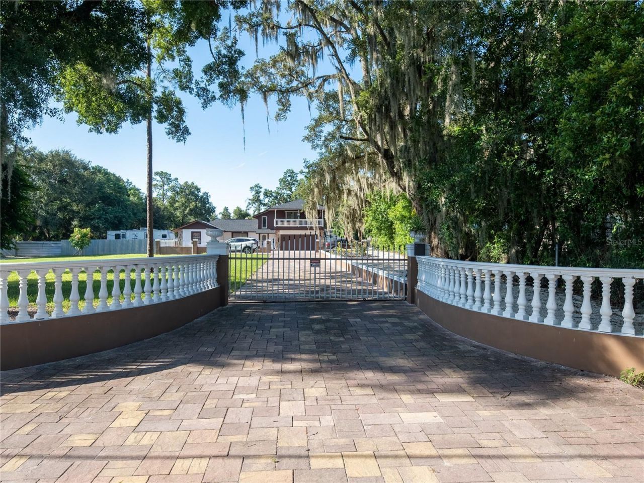 9613 Six Mile Creek Road, Tampa, FL 33610 Photo