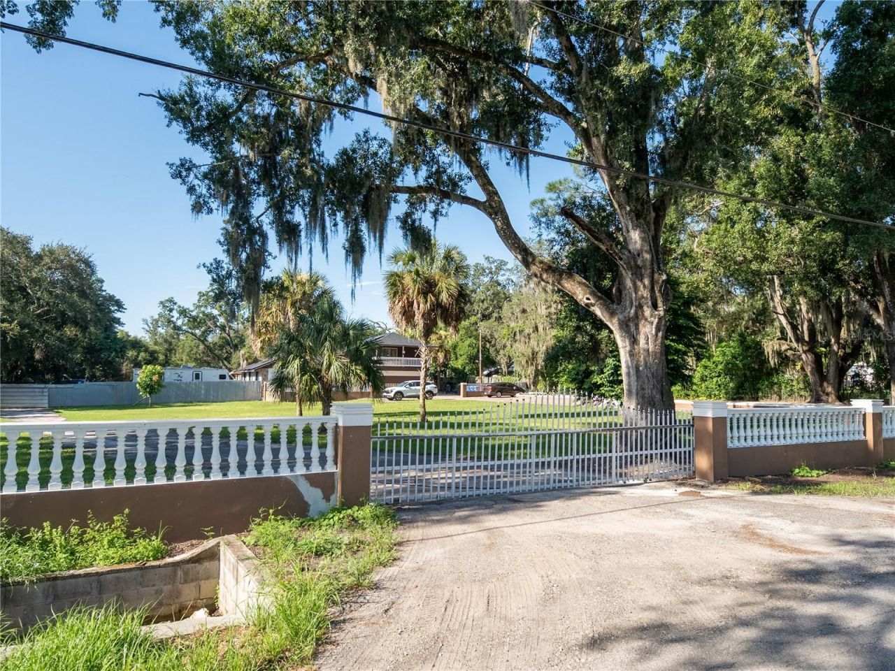 9613 Six Mile Creek Road, Tampa, FL 33610 Photo