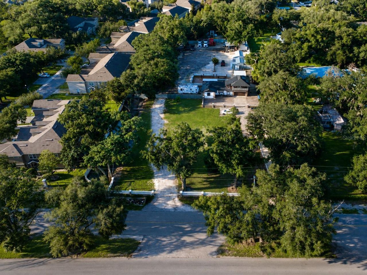 9613 Six Mile Creek Road, Tampa, FL 33610 Photo
