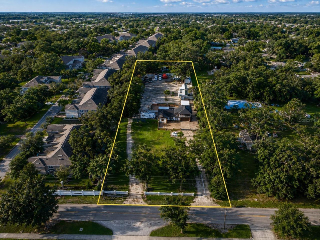 9613 Six Mile Creek Road, Tampa, FL 33610 Photo