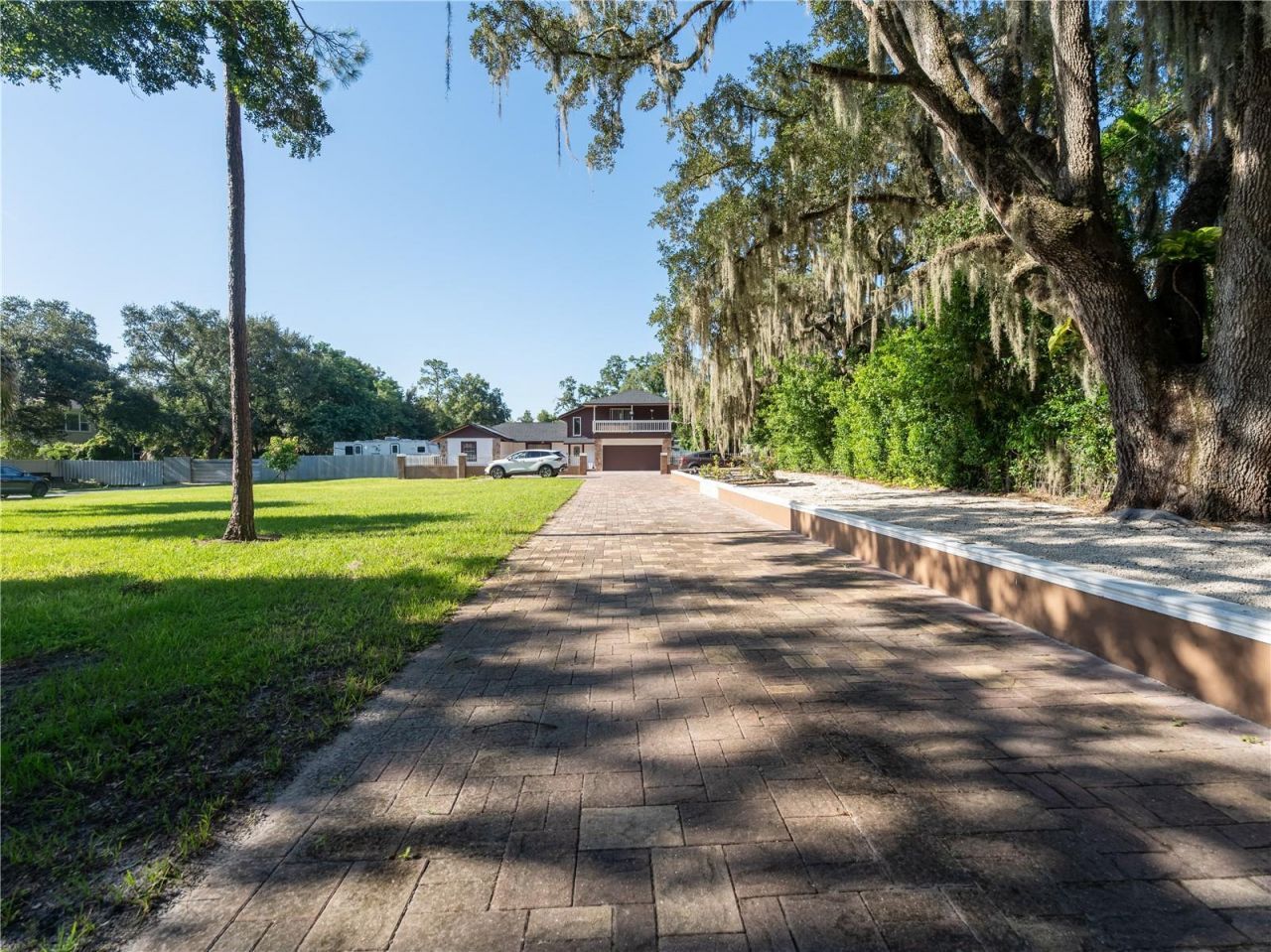 9613 Six Mile Creek Road, Tampa, FL 33610 Photo