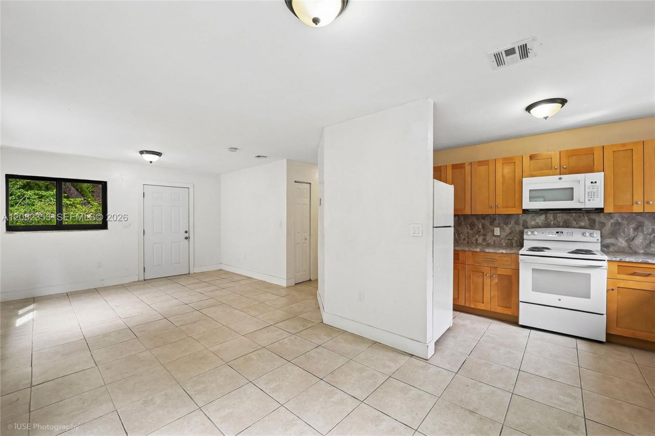 3471/3473 Plaza St , Miami, FL 33133 Photo