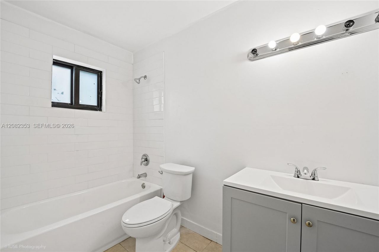3471/3473 Plaza St , Miami, FL 33133 Photo
