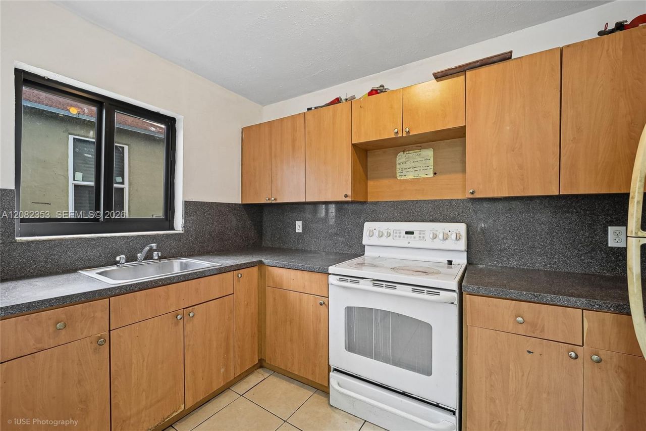 3471/3473 Plaza St , Miami, FL 33133 Photo