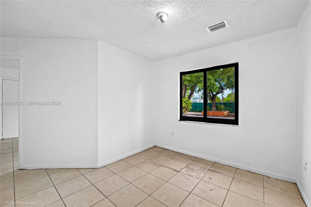 3471/3473 Plaza St , Miami, FL 33133 Photo