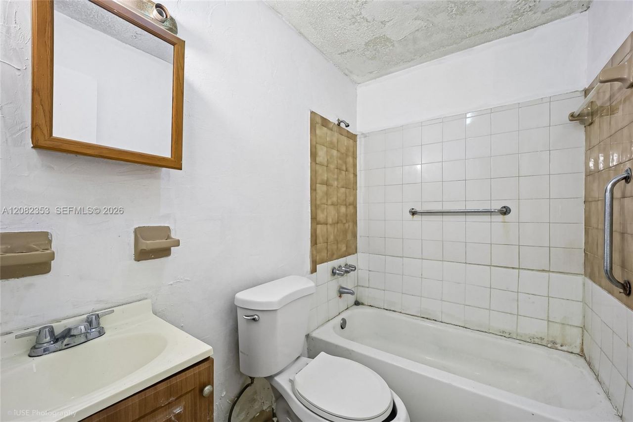 3471/3473 Plaza St , Miami, FL 33133 Photo