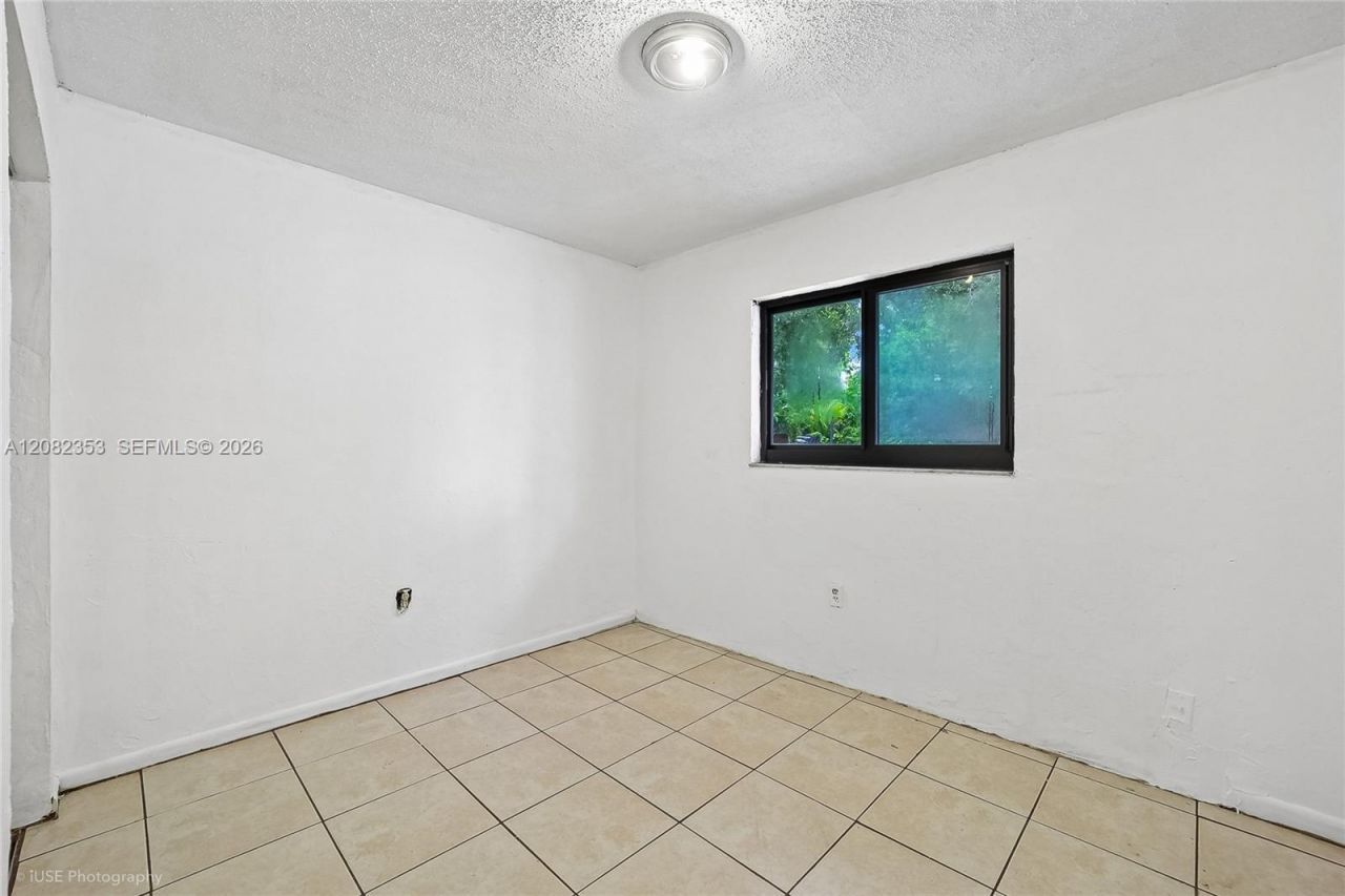 3471/3473 Plaza St , Miami, FL 33133 Photo