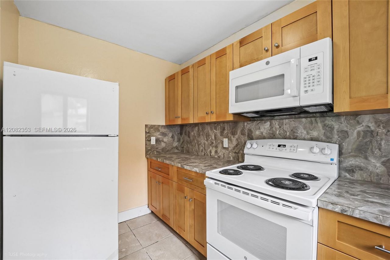 3471/3473 Plaza St , Miami, FL 33133 Photo