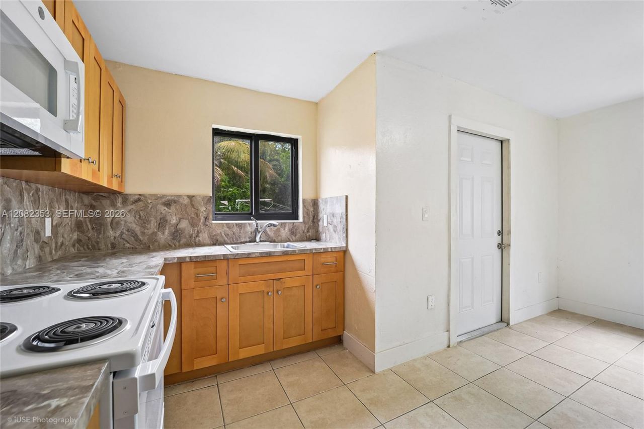 3471/3473 Plaza St , Miami, FL 33133 Photo