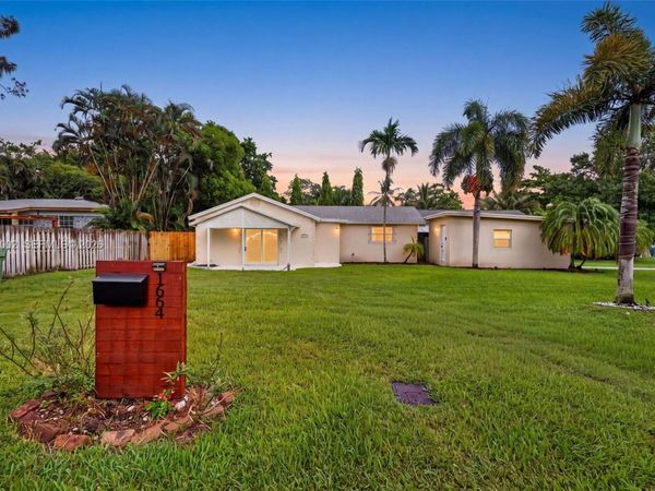 1664 SW 28th Ave , Fort Lauderdale, FL 33312