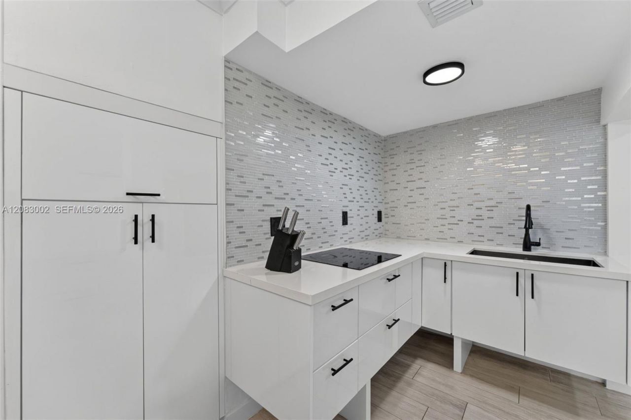 1664 SW 28th Ave , Fort Lauderdale, FL 33312 Photo