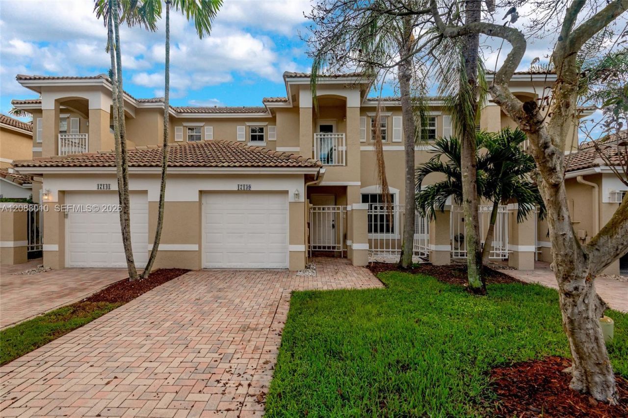 17139 NW 23rd St, Pembroke Pines, FL 33028 Main Photo