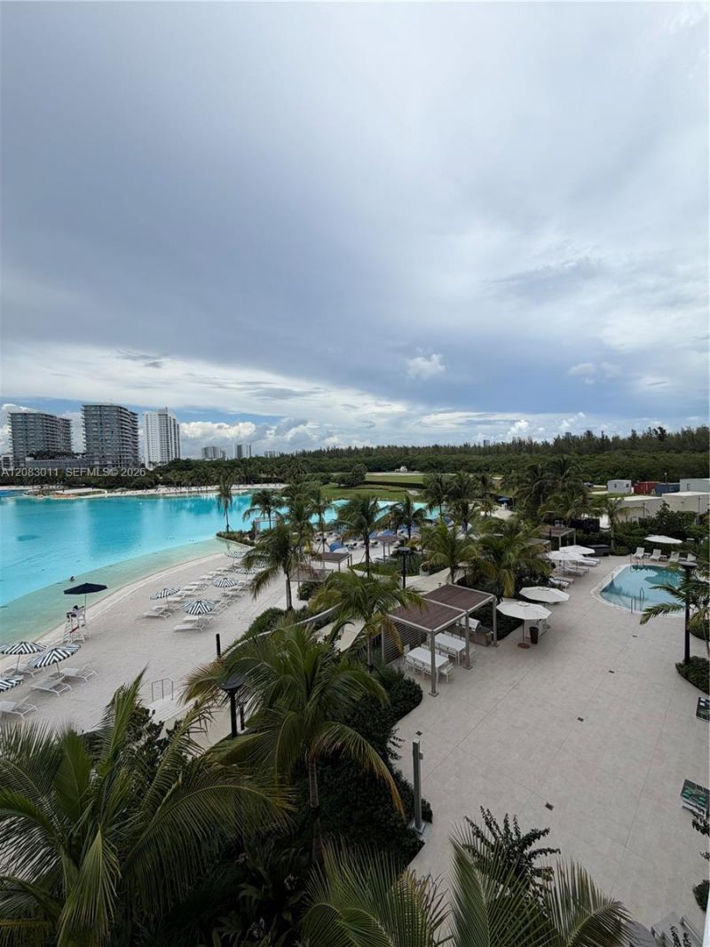 2411 Laguna Cir, Unit 307, North Miami, FL 33181 Photo