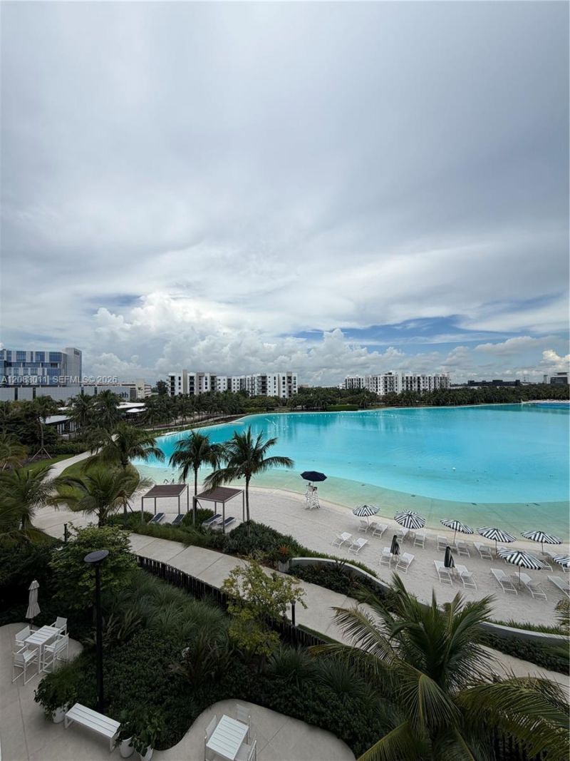 2411 Laguna Cir, Unit 307, North Miami, FL 33181 Photo