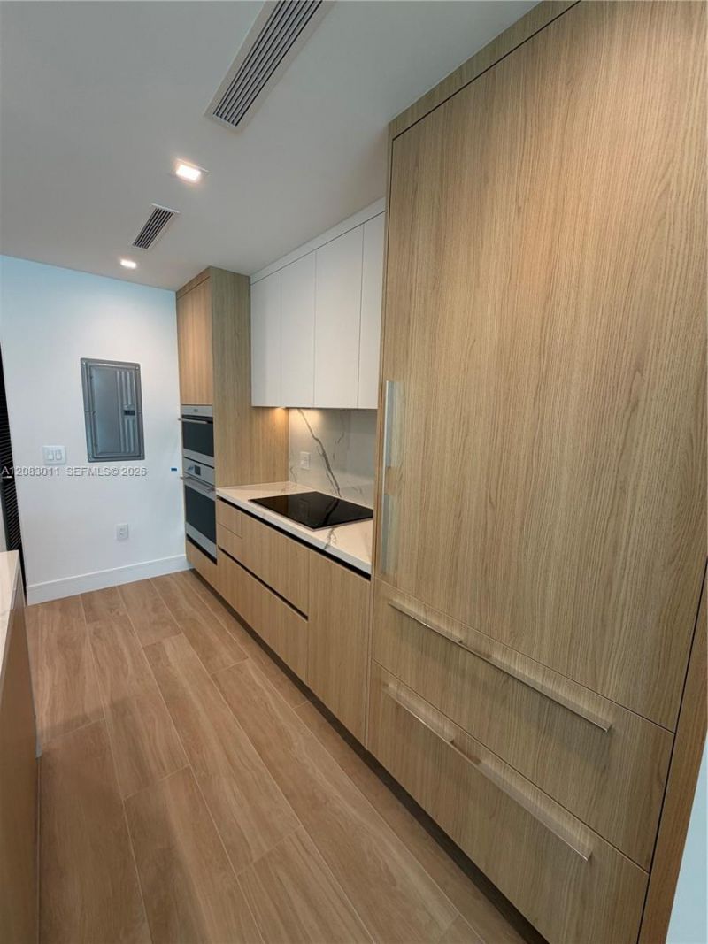 2411 Laguna Cir, Unit 307, North Miami, FL 33181 Photo