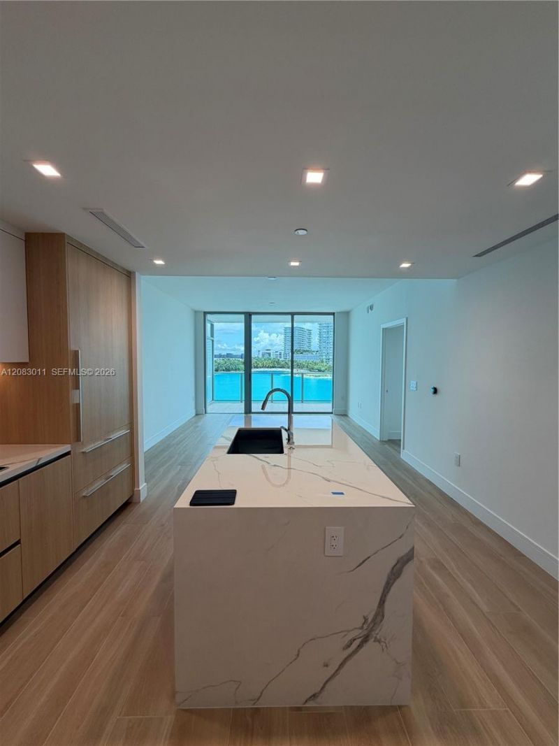 2411 Laguna Cir, Unit 307, North Miami, FL 33181 Photo