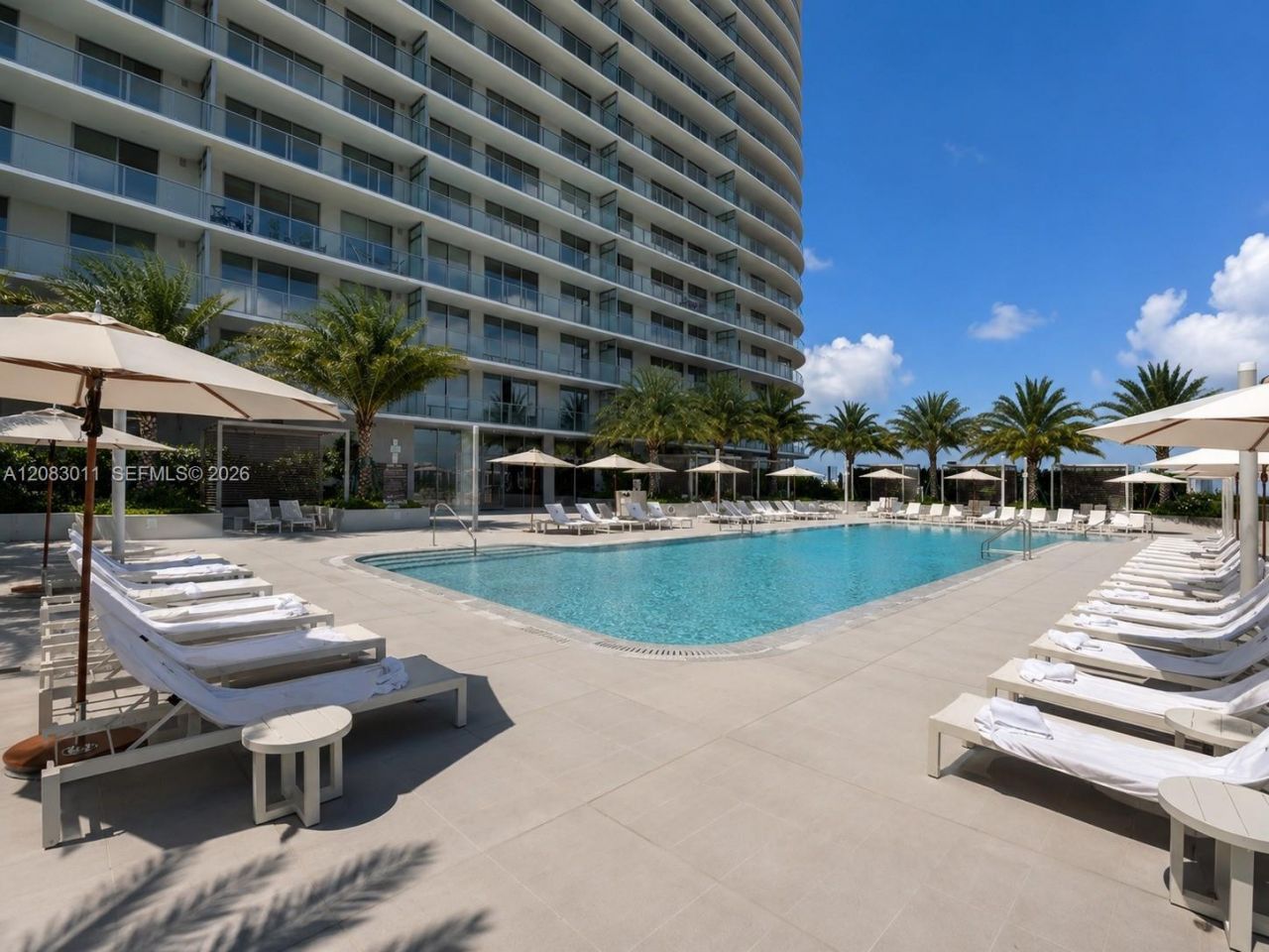 2411 Laguna Cir, Unit 307, North Miami, FL 33181 Photo