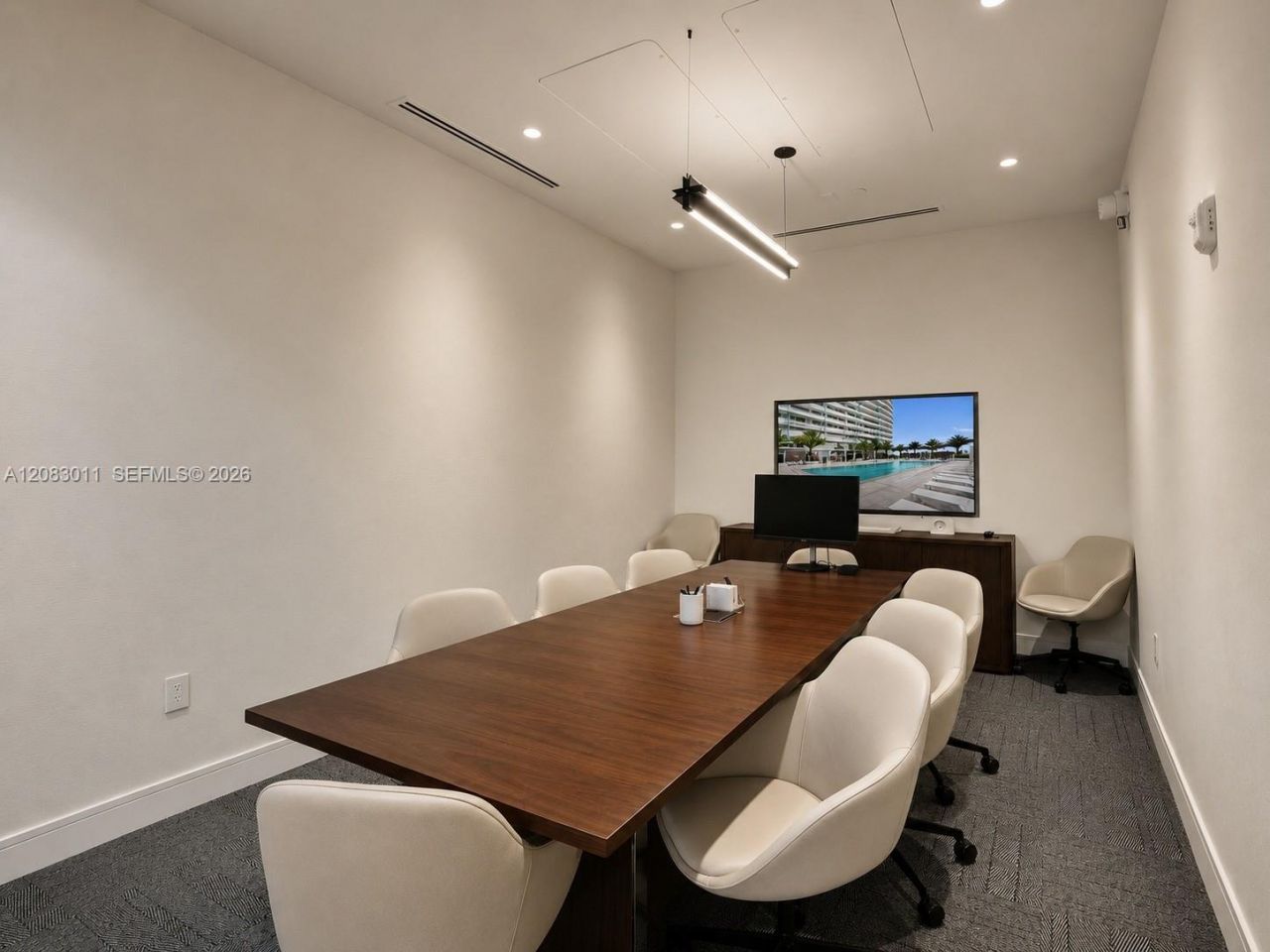 2411 Laguna Cir, Unit 307, North Miami, FL 33181 Photo