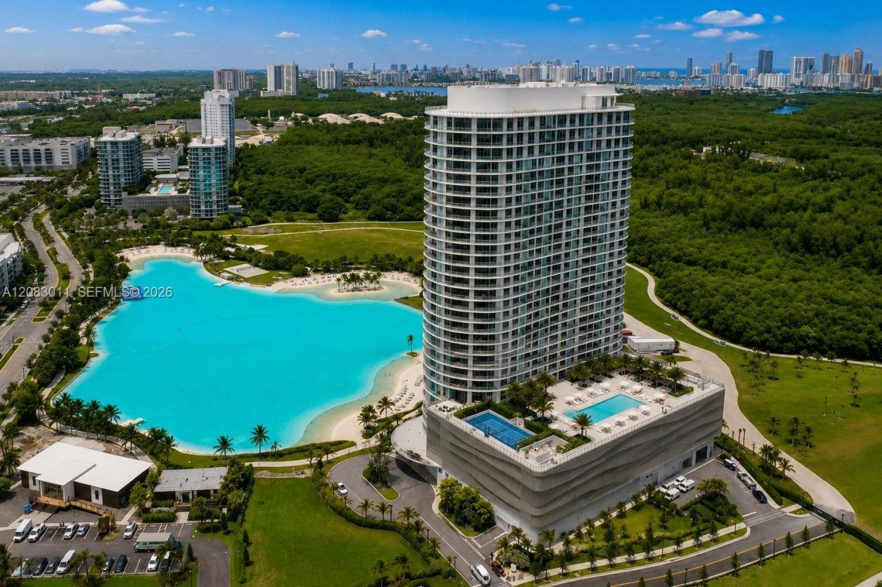 2411 Laguna Cir, Unit 307, North Miami, FL 33181 Photo
