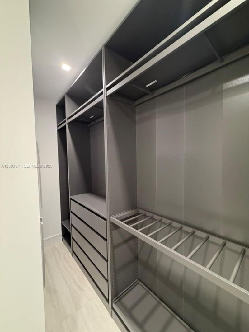 2411 Laguna Cir, Unit 307, North Miami, FL 33181 Photo